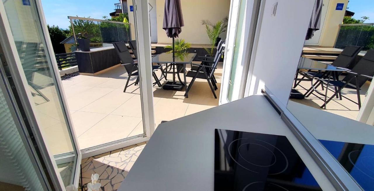 Penthouse Jacuzzi & Pool Apartmants オパティヤ エクステリア 写真