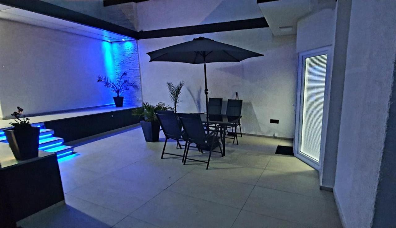 Penthouse Jacuzzi & Pool Apartmants オパティヤ エクステリア 写真