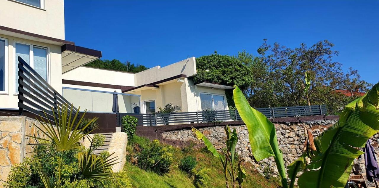 Penthouse Jacuzzi & Pool Apartmants オパティヤ エクステリア 写真