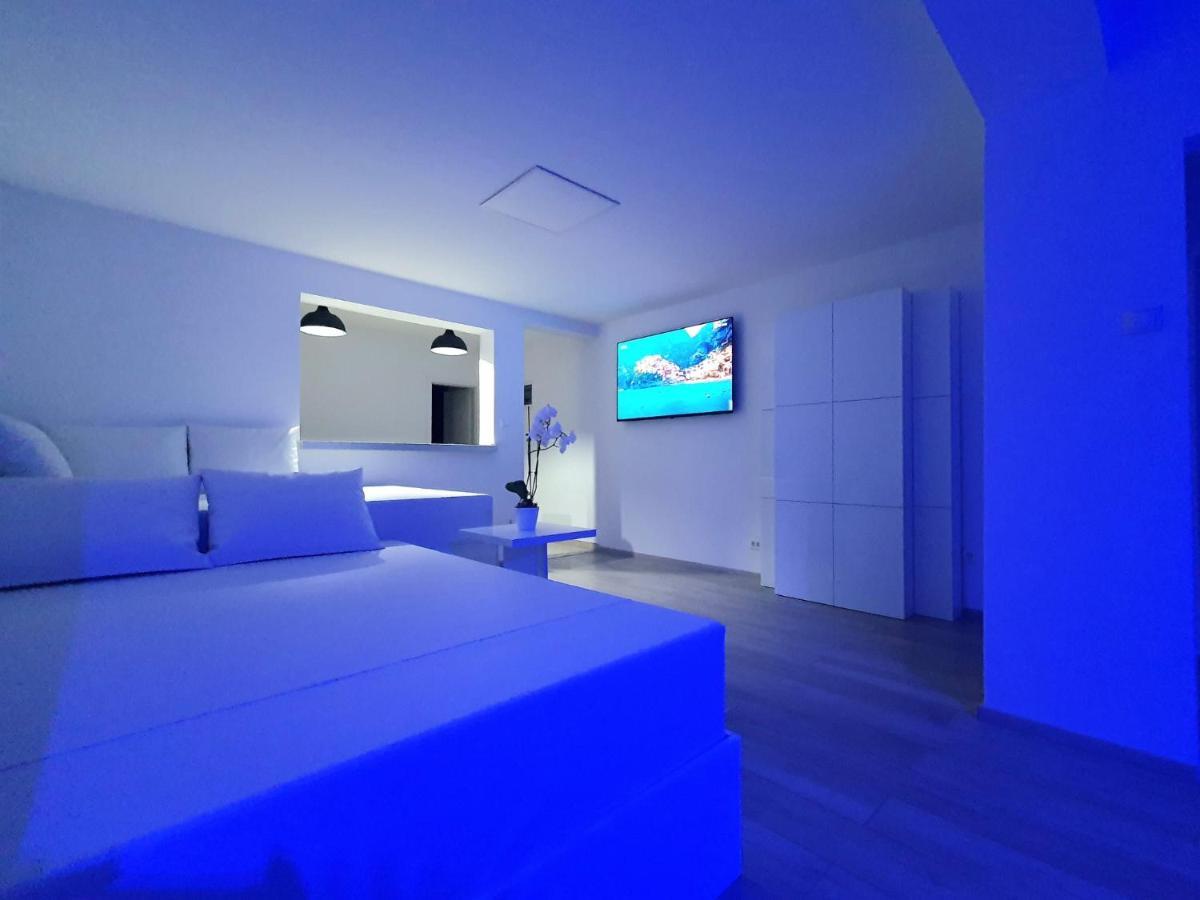 Penthouse Jacuzzi & Pool Apartmants オパティヤ エクステリア 写真
