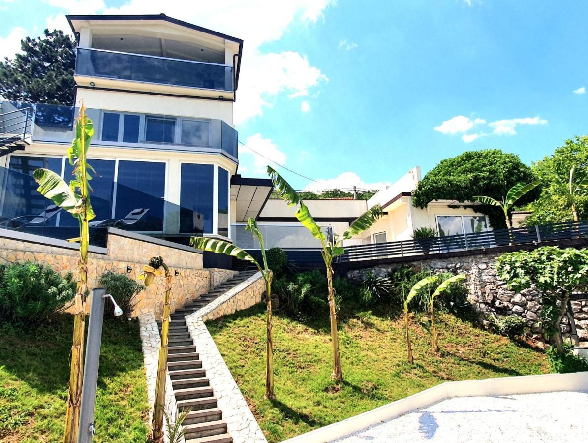 Penthouse Jacuzzi & Pool Apartmants オパティヤ エクステリア 写真