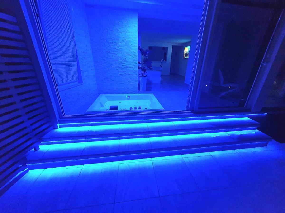 Penthouse Jacuzzi & Pool Apartmants オパティヤ エクステリア 写真