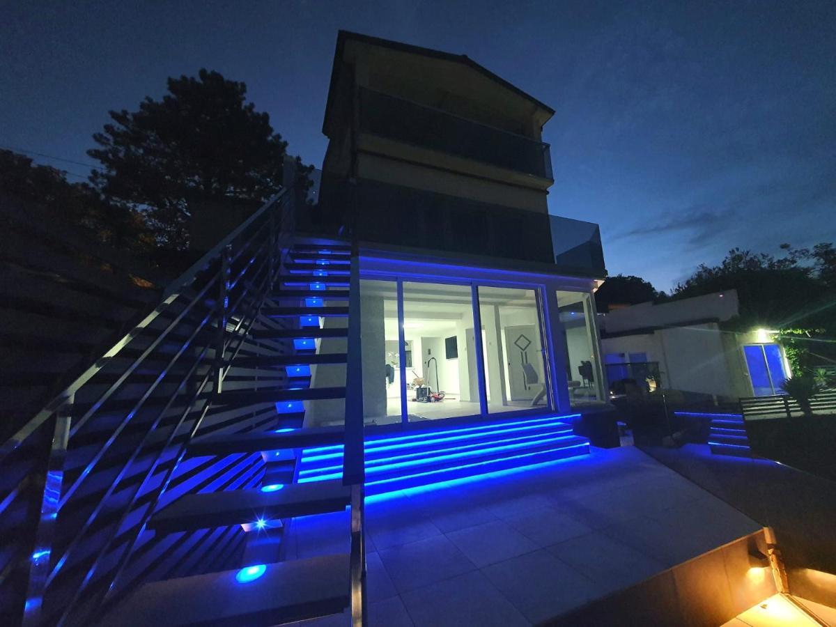 Penthouse Jacuzzi & Pool Apartmants オパティヤ エクステリア 写真