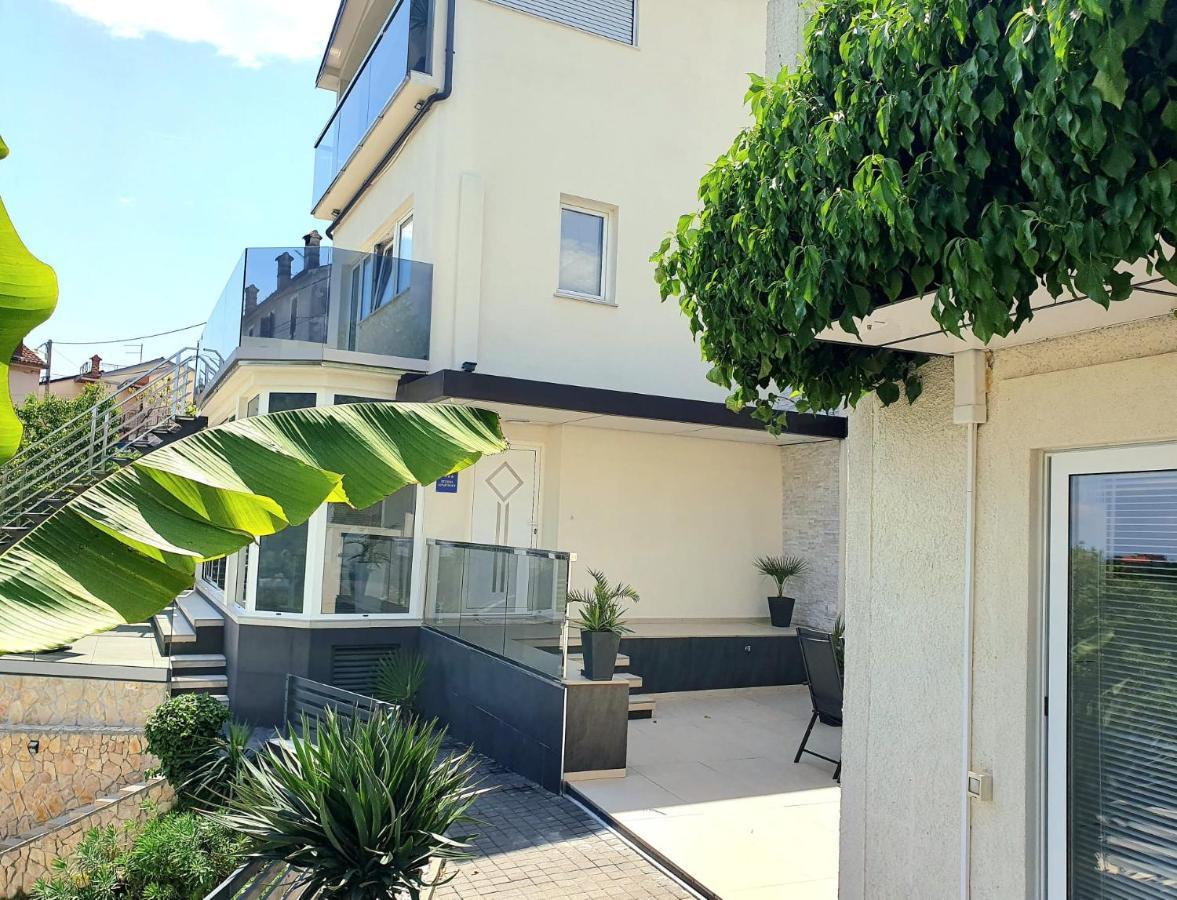 Penthouse Jacuzzi & Pool Apartmants オパティヤ エクステリア 写真