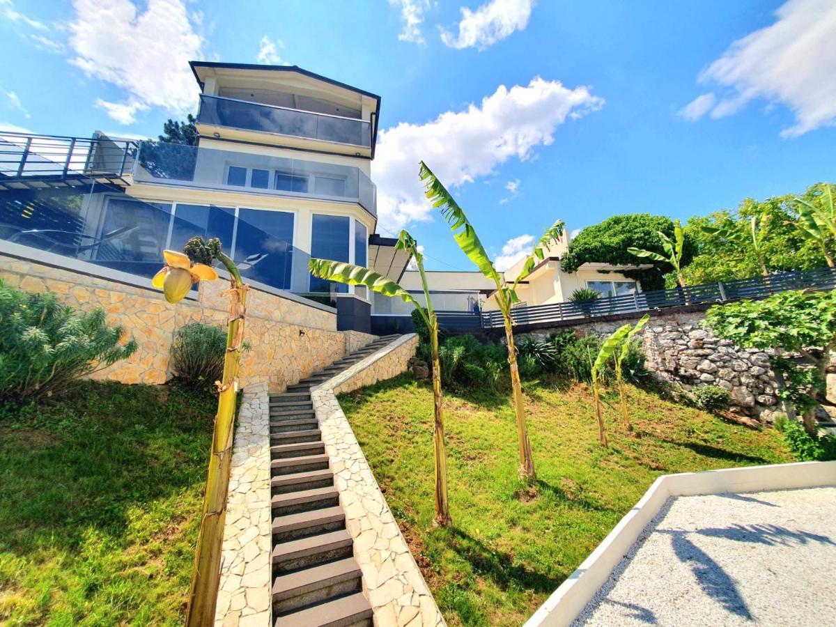 Penthouse Jacuzzi & Pool Apartmants オパティヤ エクステリア 写真