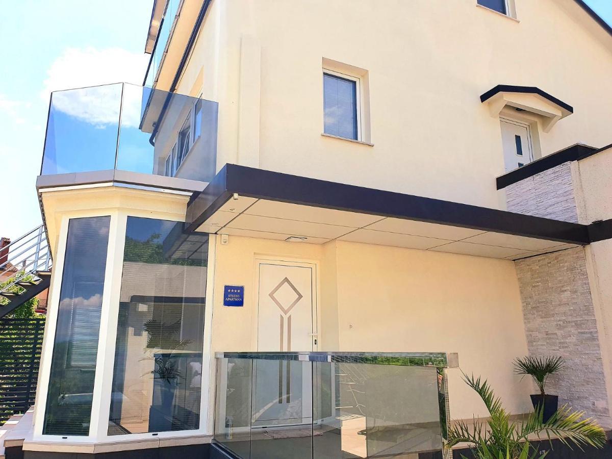 Penthouse Jacuzzi & Pool Apartmants オパティヤ エクステリア 写真