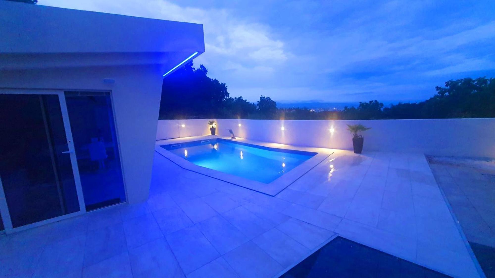 Penthouse Jacuzzi & Pool Apartmants オパティヤ エクステリア 写真