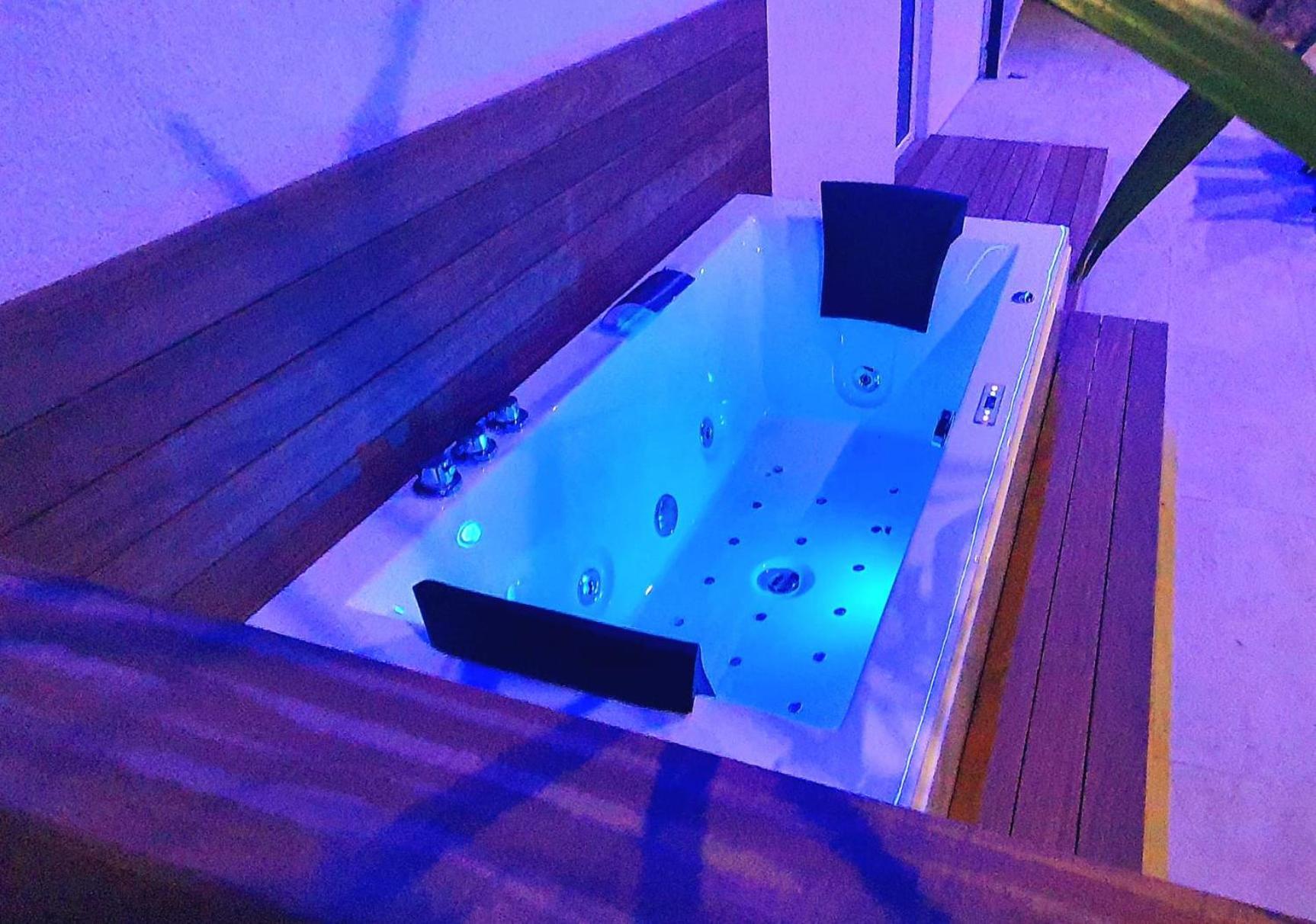 Penthouse Jacuzzi & Pool Apartmants オパティヤ エクステリア 写真