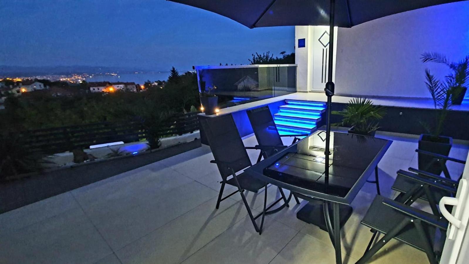 Penthouse Jacuzzi & Pool Apartmants オパティヤ エクステリア 写真