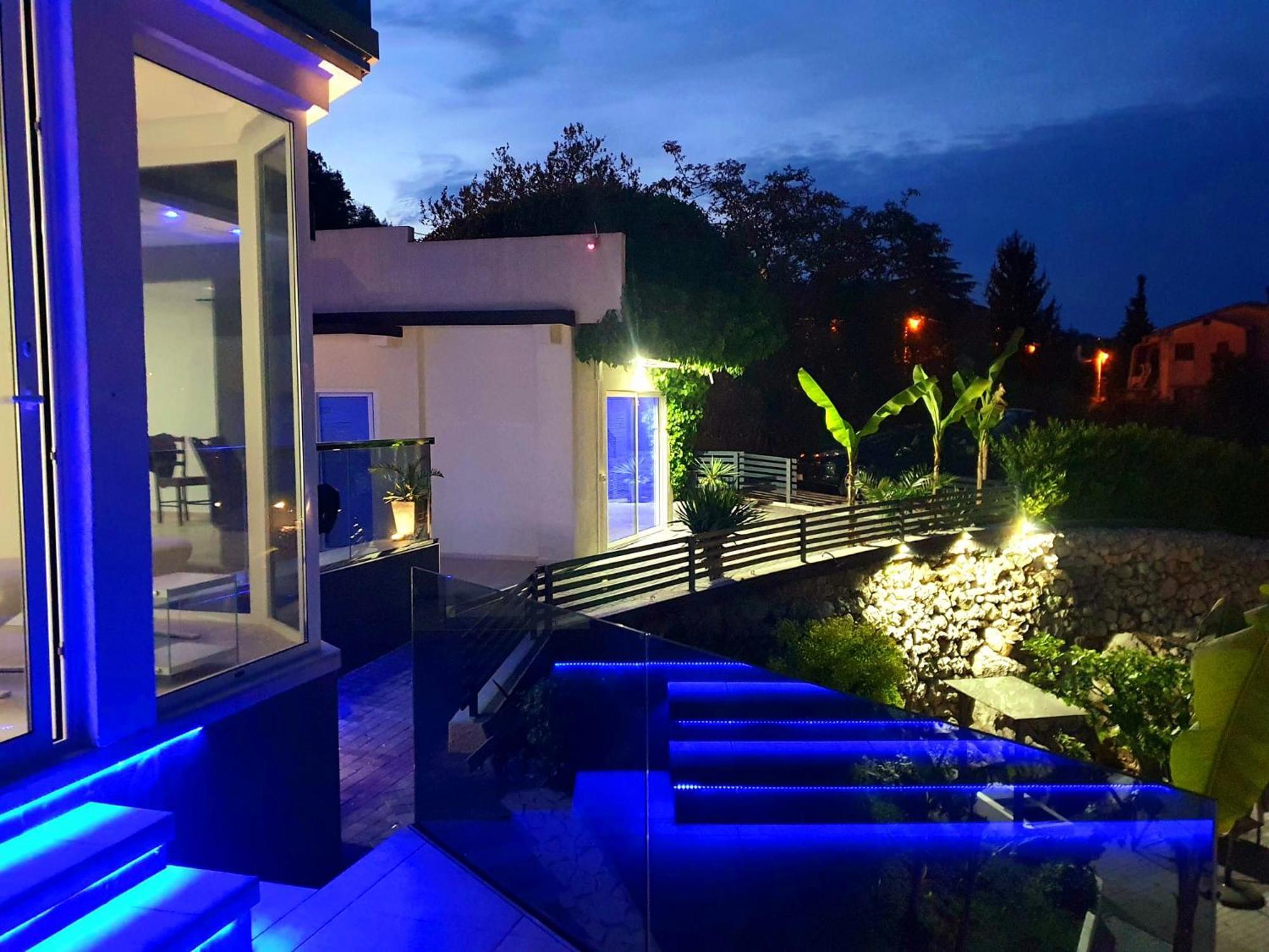 Penthouse Jacuzzi & Pool Apartmants オパティヤ エクステリア 写真