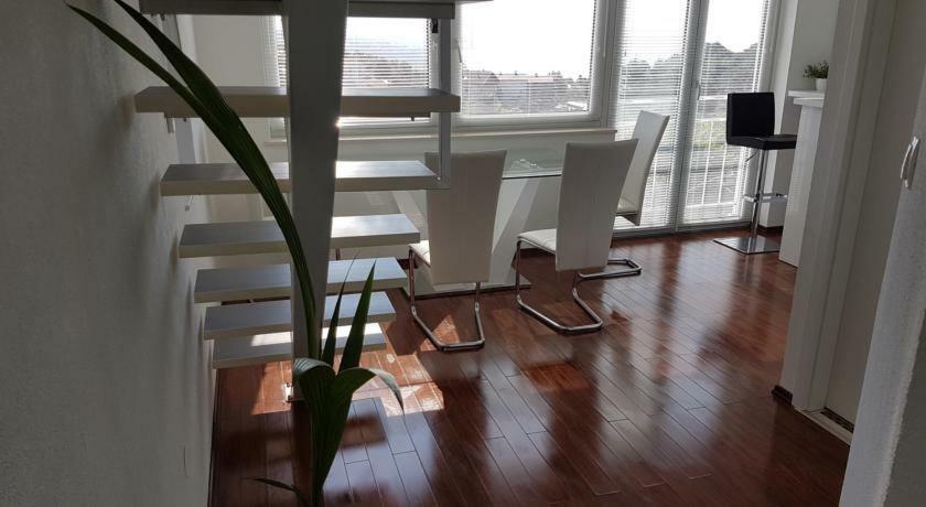 Penthouse Jacuzzi & Pool Apartmants オパティヤ エクステリア 写真